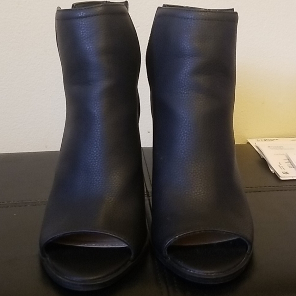 Womens boots - Picture 3 of 4